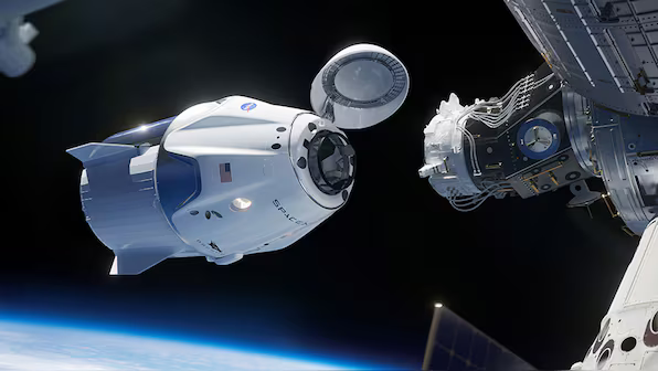 馬斯克SpaceX救場！美滯留太空宇航員2025年2月搭龍飛船返回地球